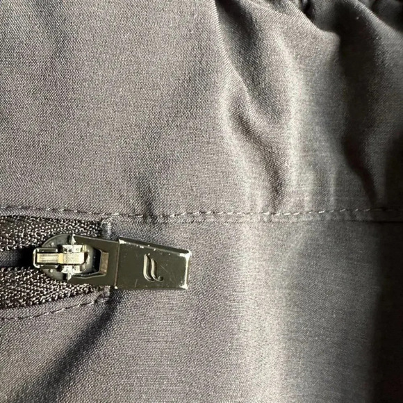 Fabletics The Franchise Short Men's L Light Black Activewear Quick Drying - Picture 4 of 7